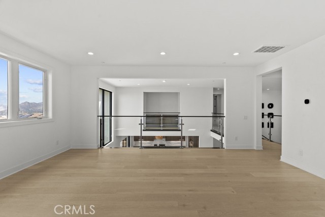 20434 W Albion Way, Porter Ranch CA: https://media.crmls.org/medias/b8f13784-e913-4bb6-b25f-e3c75af4e49b.jpg