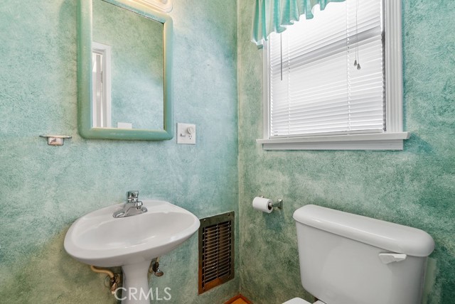 10525 Olive Street, Temple City CA: https://media.crmls.org/medias/b8f17070-7149-4fe9-b8e5-41f85d6c1bfc.jpg