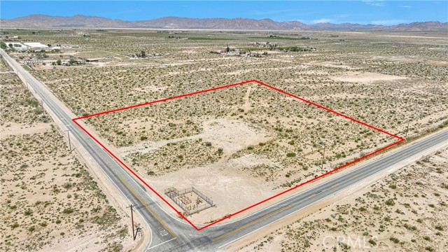 Detail Gallery Image 10 of 19 For 11350 Camp Rock Rd, Lucerne Valley,  CA 92356 - – Beds | – Baths