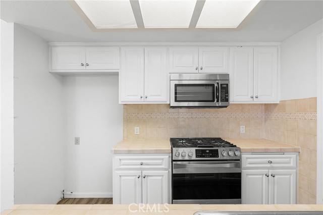 Detail Gallery Image 12 of 31 For 499 E Newlove Dr #G,  Santa Maria,  CA 93454 - 3 Beds | 2/1 Baths