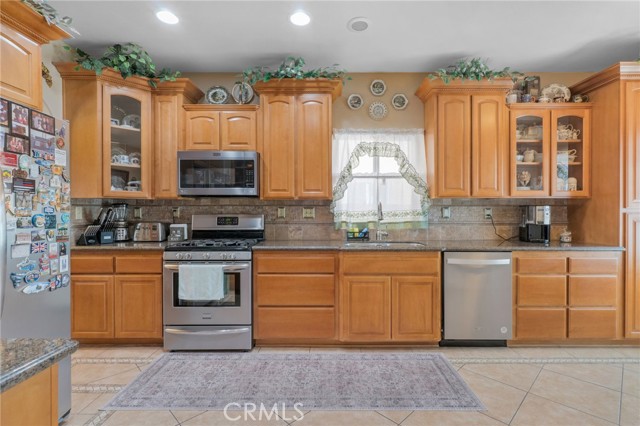 12776 Berrydale Street, Victorville CA: https://media.crmls.org/medias/b8f2940a-c87e-4ba4-b2fc-f43c1b1864e7.jpg