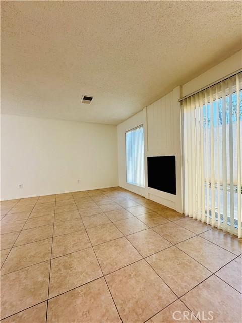 Detail Gallery Image 16 of 25 For 17081 Green Ln, Huntington Beach,  CA 92649 - – Beds | – Baths