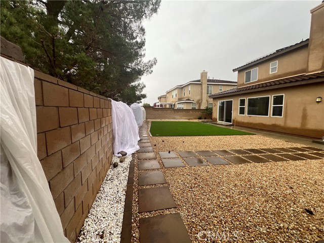 Detail Gallery Image 7 of 28 For 6025 W Avenue K9, Lancaster,  CA 93536 - 4 Beds | 3 Baths