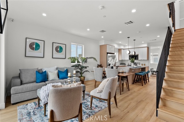 201 S Westlake Ave, Los Angeles CA: https://media.crmls.org/medias/b8f2e048-d1bf-412e-9576-7aeac7eed602.jpg