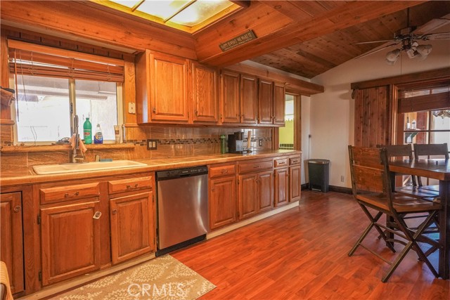 14415 Erie, Apple Valley CA: https://media.crmls.org/medias/b8f2f409-10b2-48c8-ae32-aaf77d61f686.jpg