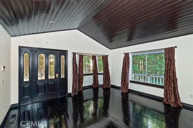 Detail Gallery Image 7 of 42 For 24048 Altdorf, Crestline,  CA 92325 - 3 Beds | 3/1 Baths