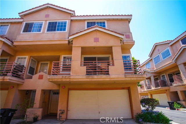 13983 Lemoli Avenue, Hawthorne CA: https://media.crmls.org/medias/b8f35c41-2d8d-4c32-baf7-5cab12851607.jpg