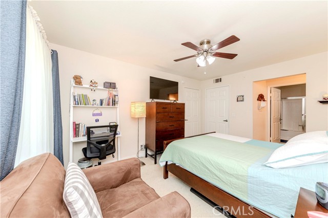 Detail Gallery Image 14 of 36 For 21450 Burbank Bld #211,  Woodland Hills,  CA 91367 - 2 Beds | 2 Baths