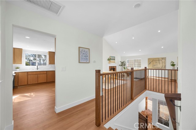 Detail Gallery Image 15 of 30 For 2707 Mathews Ave a,  Redondo Beach,  CA 90278 - 3 Beds | 2/1 Baths