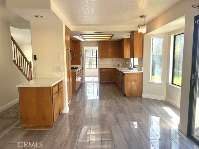 Detail Gallery Image 6 of 30 For 15585 Nueces Ct, Moreno Valley,  CA 92551 - 4 Beds | 3 Baths