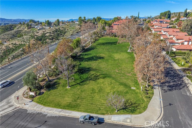 Detail Gallery Image 45 of 48 For 28076 Wildwind Dr, Canyon Country,  CA 91351 - 4 Beds | 3 Baths