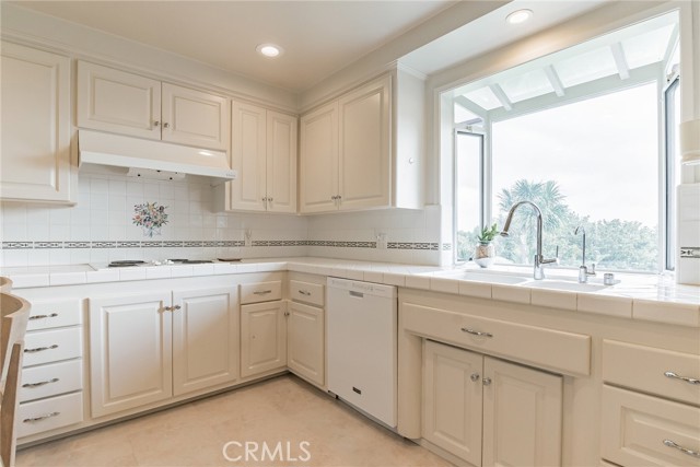 4 Harbor Sight Drive, Rolling Hills Estates, California 90274, 3 Bedrooms Bedrooms, ,2 BathroomsBathrooms,Residential,Sold,Harbor Sight,PW21226971