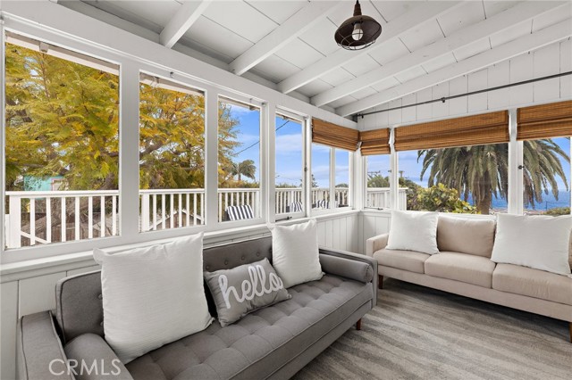 251 Viejo Street, Laguna Beach CA: https://media.crmls.org/medias/b8f62218-dd43-483f-a49e-9a4f18ae6253.jpg