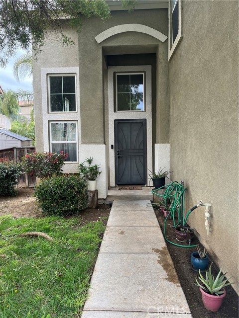 Detail Gallery Image 2 of 2 For 16322 Calle Serena, Moreno Valley,  CA 92551 - 6 Beds | 6 Baths