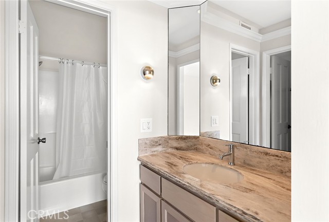 1259 Cliff Drive, Laguna Beach CA: https://media.crmls.org/medias/b8f69e3e-2731-480e-aae4-3e3e3b41c195.jpg