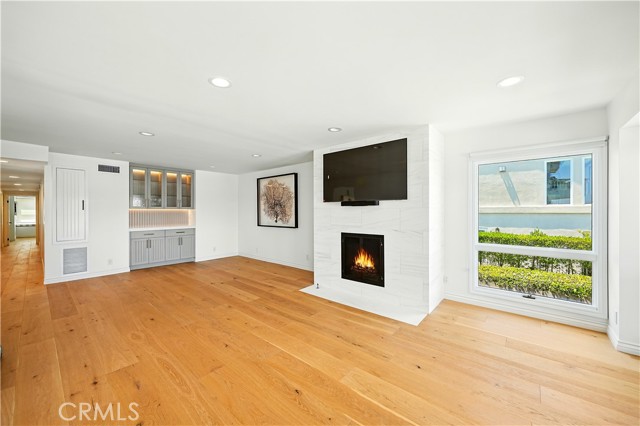 Detail Gallery Image 9 of 26 For 6310 Bayshore Walk, Long Beach,  CA 90803 - 3 Beds | 2 Baths