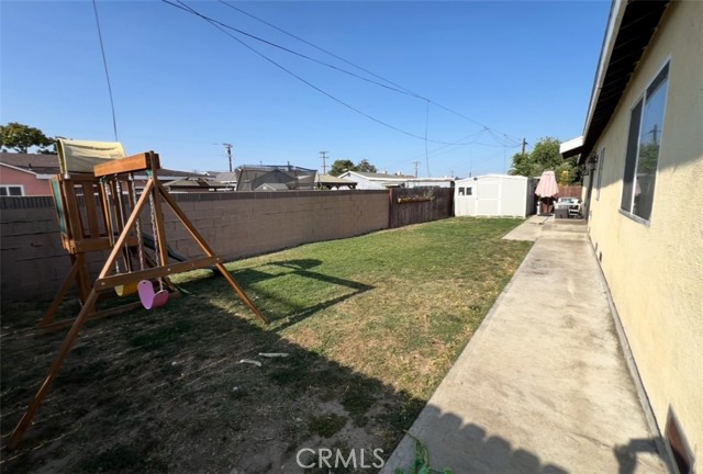1019 W Arbutus Street, Compton CA: https://media.crmls.org/medias/b8f73f01-7056-496d-8eaa-10d5692095bb.jpg