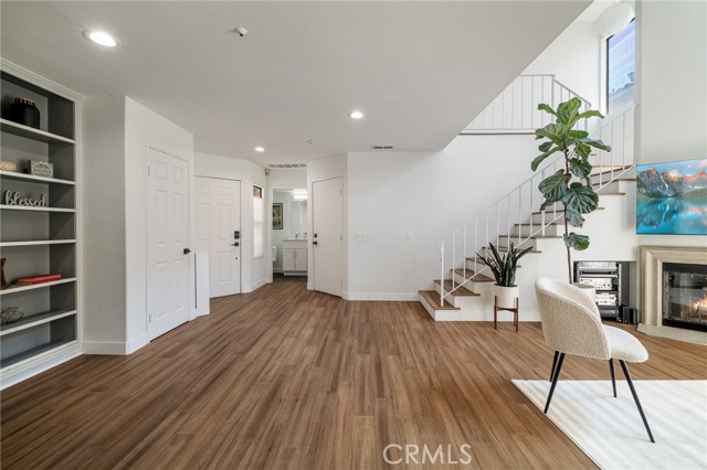 14300 Terra Bella Street, Panorama City CA: https://media.crmls.org/medias/b8f755c1-5ae9-408b-b7a2-68f58ed731e3.jpg