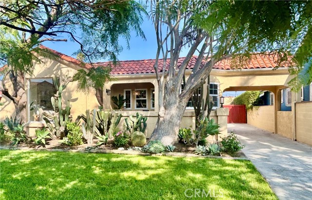 Detail Gallery Image 2 of 46 For 2928 11th, Los Angeles,  CA 90018 - 3 Beds | 2 Baths