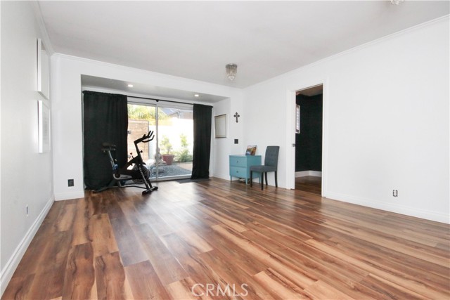 Detail Gallery Image 29 of 57 For 10211 Cliff Dr, Huntington Beach,  CA 92646 - 4 Beds | 3 Baths