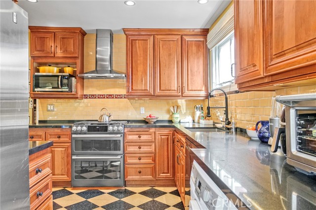 Detail Gallery Image 16 of 46 For 10754 Valley Spring, Studio City,  CA 91602 - 2 Beds | 2 Baths