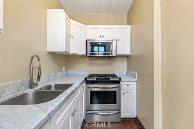 315 W 3rd Street, Long Beach CA: https://media.crmls.org/medias/b8f90e27-ee24-44f6-afec-b24b40dde3ad.jpg