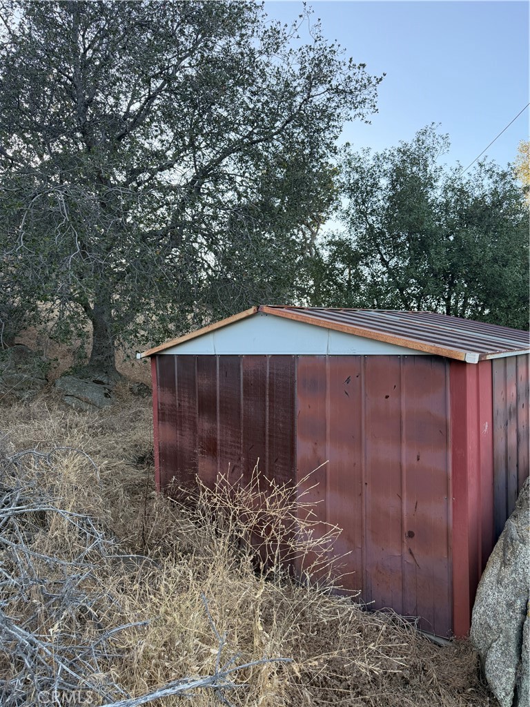 https://media.crmls.org/medias/b8f9a5ec-cdf5-4b7d-a80f-556d9a07c2db.jpg?preset=X-Large