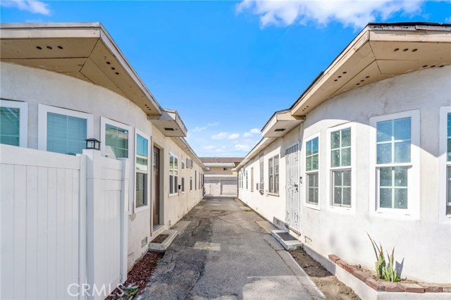 5841 Tujunga Avenue, North Hollywood CA: https://media.crmls.org/medias/b8f9da24-1dcd-4547-9835-b750a0cbb298.jpg