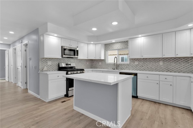 Detail Gallery Image 6 of 29 For 15252 Seneca Rd #221,  Victorville,  CA 92392 - 3 Beds | 2 Baths