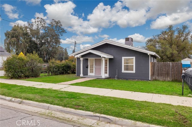 Detail Gallery Image 5 of 41 For 531 Quincy St, Bakersfield,  CA 93305 - 2 Beds | 1 Baths