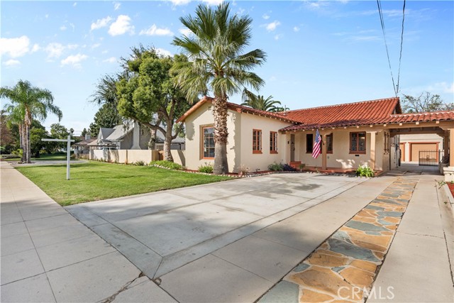 Detail Gallery Image 3 of 56 For 340 W 29th St, San Bernardino,  CA 92405 - 4 Beds | 3 Baths