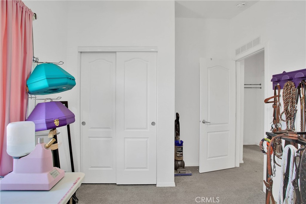 https://media.crmls.org/medias/b8fa6f40-6737-49d4-bd49-5674f96728c3.jpg?preset=X-Large
