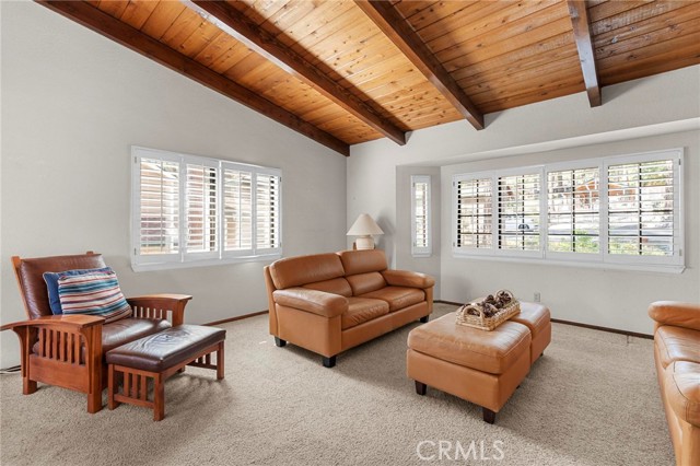 996 Eagle Road, Wrightwood CA: https://media.crmls.org/medias/b8fa87cf-3ce3-434d-a1fc-b8abfb30128f.jpg
