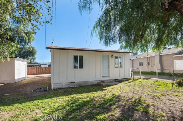 Detail Gallery Image 2 of 34 For 347 N Garfield, Corona,  CA 92882 - 2 Beds | 1 Baths