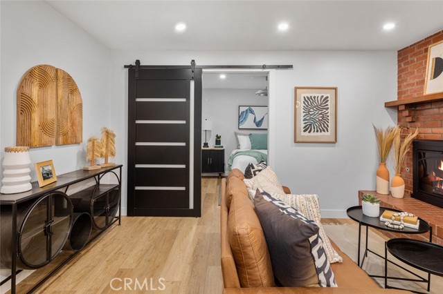 23 65th Place, Long Beach CA: https://media.crmls.org/medias/b8fbe374-b0c5-4fa9-91f2-a778a40d447e.jpg