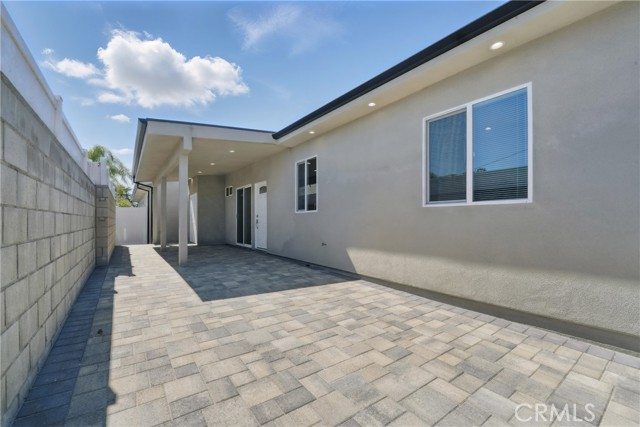 8142 Vantage Avenue, North Hollywood CA: https://media.crmls.org/medias/b8fc5a66-70c6-44a4-b2ce-bb614620f3e9.jpg