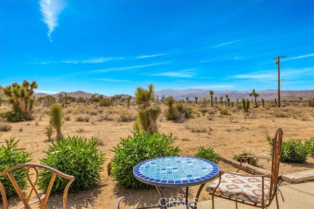9124 Joshua Lane, Yucca Valley CA: https://media.crmls.org/medias/b8fd67c1-818d-4e13-9e95-300c3609c8d1.jpg