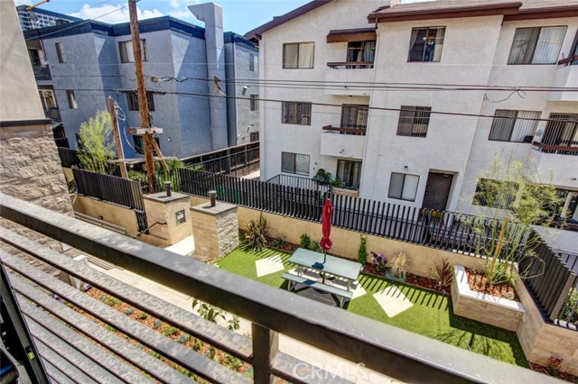 Detail Gallery Image 21 of 27 For 330 Salem #301,  Glendale,  CA 91203 - 2 Beds | 2/1 Baths