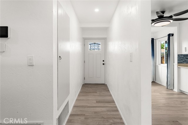 Detail Gallery Image 4 of 40 For 5693 Dumbarton Ave, San Bernardino,  CA 92404 - 3 Beds | 2 Baths