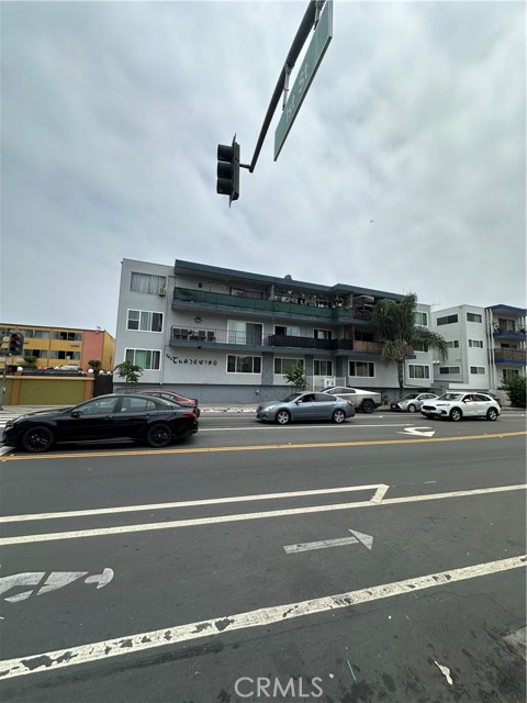 120 Alamitos Avenue, Long Beach CA: https://media.crmls.org/medias/b8ff2e5e-2fd8-4160-ae82-ac569f09257e.jpg