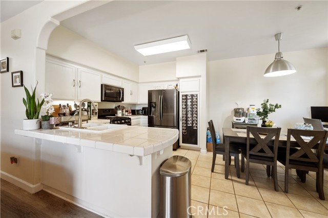 610 Sunrise Drive, Santa Maria CA: https://media.crmls.org/medias/b8ff9c96-9bb2-46ce-a628-19d7e85d3062.jpg