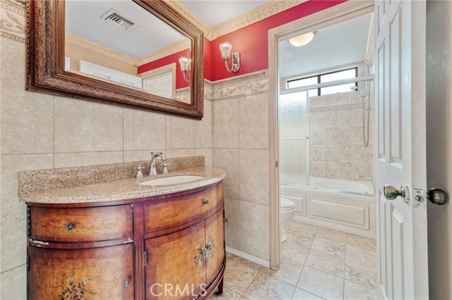 Detail Gallery Image 18 of 26 For 807 N Sycamore Ave #6,  Los Angeles,  CA 90038 - 3 Beds | 3 Baths
