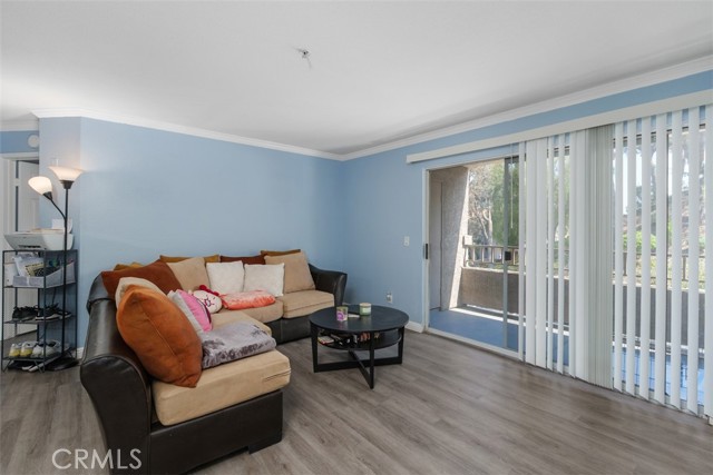 Detail Gallery Image 7 of 13 For 1980 Las Colinas Cir #208,  Corona,  CA 92879 - 2 Beds | 2 Baths