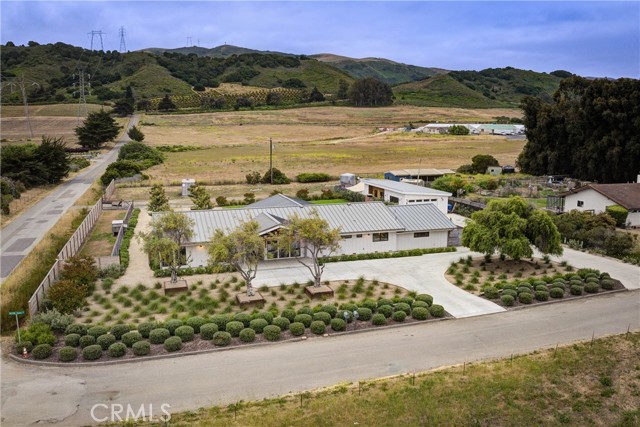 2289 Falcon Ridge Lane, Los Osos CA: https://media.crmls.org/medias/b90009ae-8755-4b76-97c3-d357c2ad755c.jpg