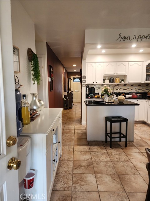 Detail Gallery Image 4 of 10 For 1795 West Glenoaks Avenue, Anaheim,  CA 92801 - 2 Beds | 1 Baths