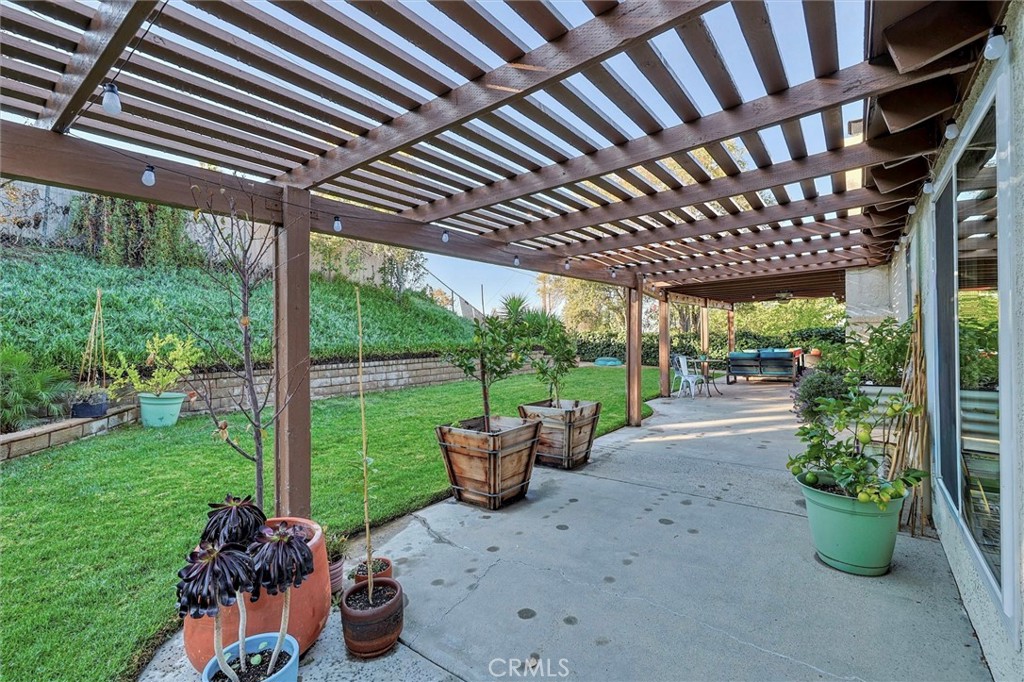 MLS #OC25261411 image #18