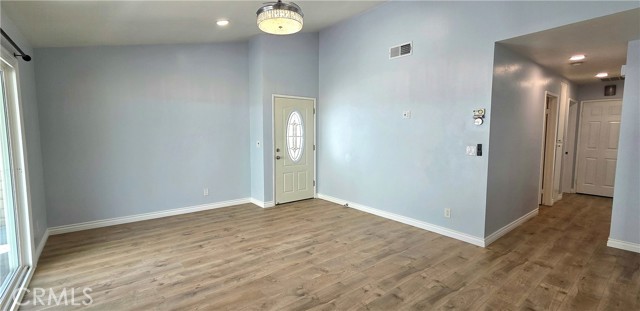 Detail Gallery Image 4 of 19 For 15839 Ada St, Canyon Country,  CA 91387 - 3 Beds | 2 Baths