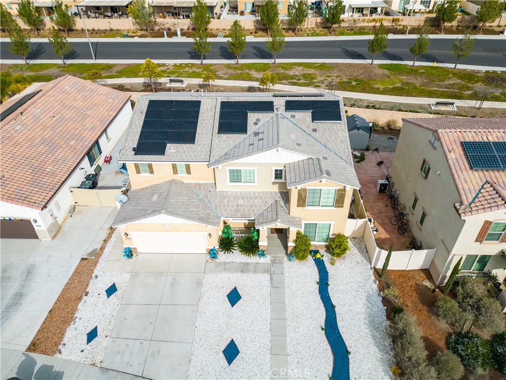https://media.crmls.org/medias/b9018f53-1f51-43e0-a0b9-b95d099e12ae.jpg?preset=X-Large