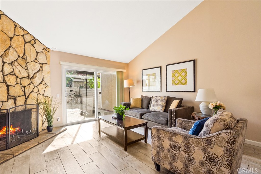 10 Chamomile 26, Irvine, CA 92604