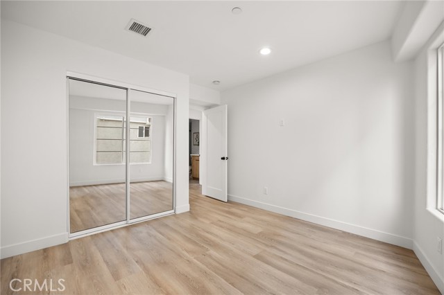 Detail Gallery Image 24 of 31 For 2391 Yorkshire Dr, Los Angeles,  CA 90065 - 3 Beds | 2/1 Baths